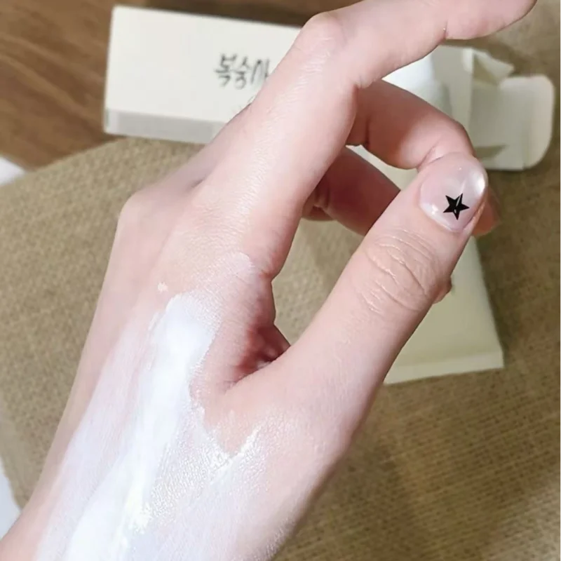 Korean Rice Essence Sunscreen Anti-ultraviolet Isolation Cream Outdoor Sunscreen Moisturizing And Nourishing Skin Concealer